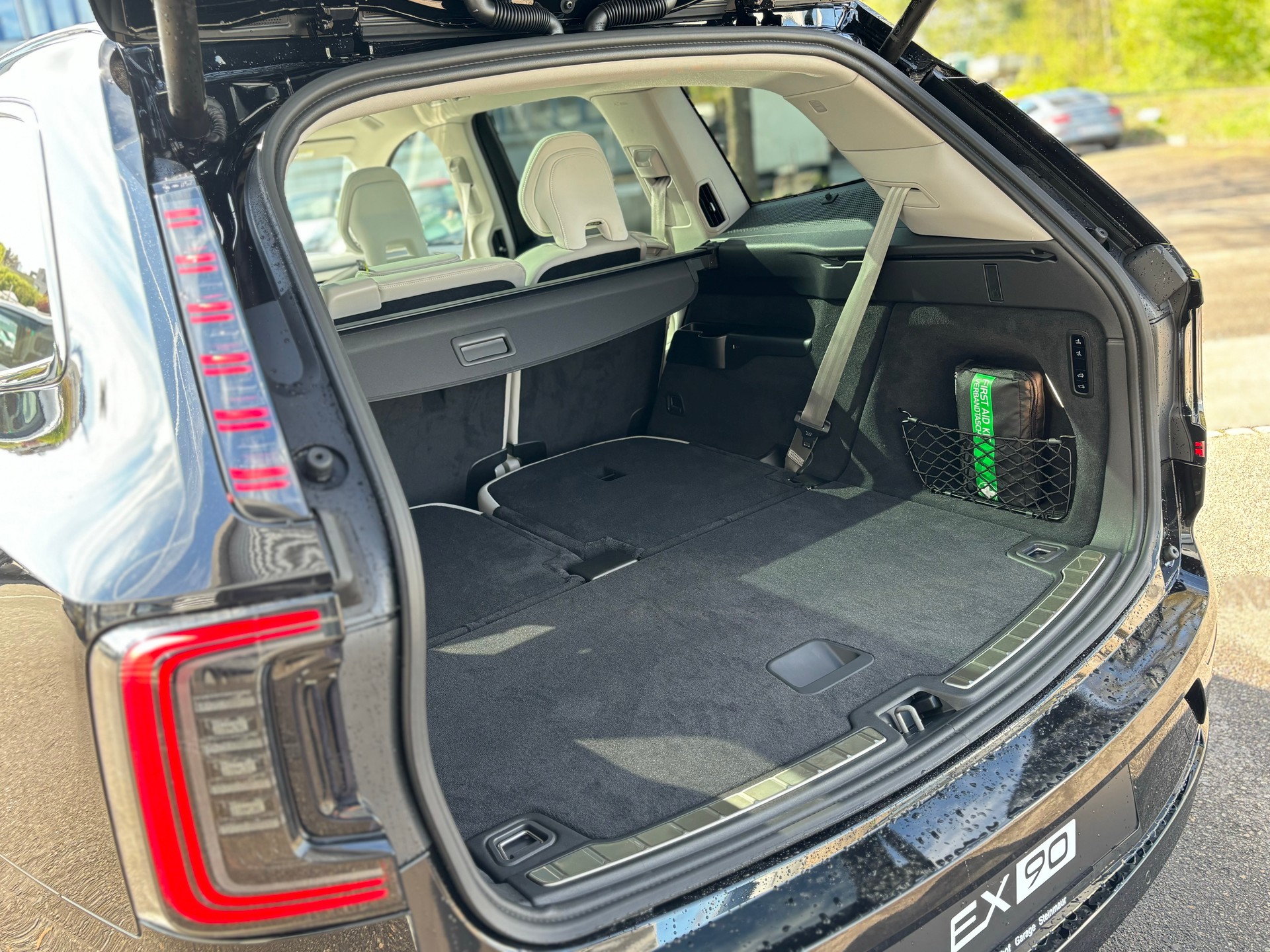 VOLVO EX90 Twin Ultra AWD-image-9
