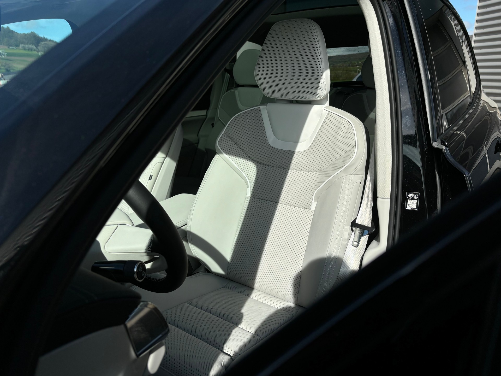 VOLVO EX90 Twin Ultra AWD-image-3
