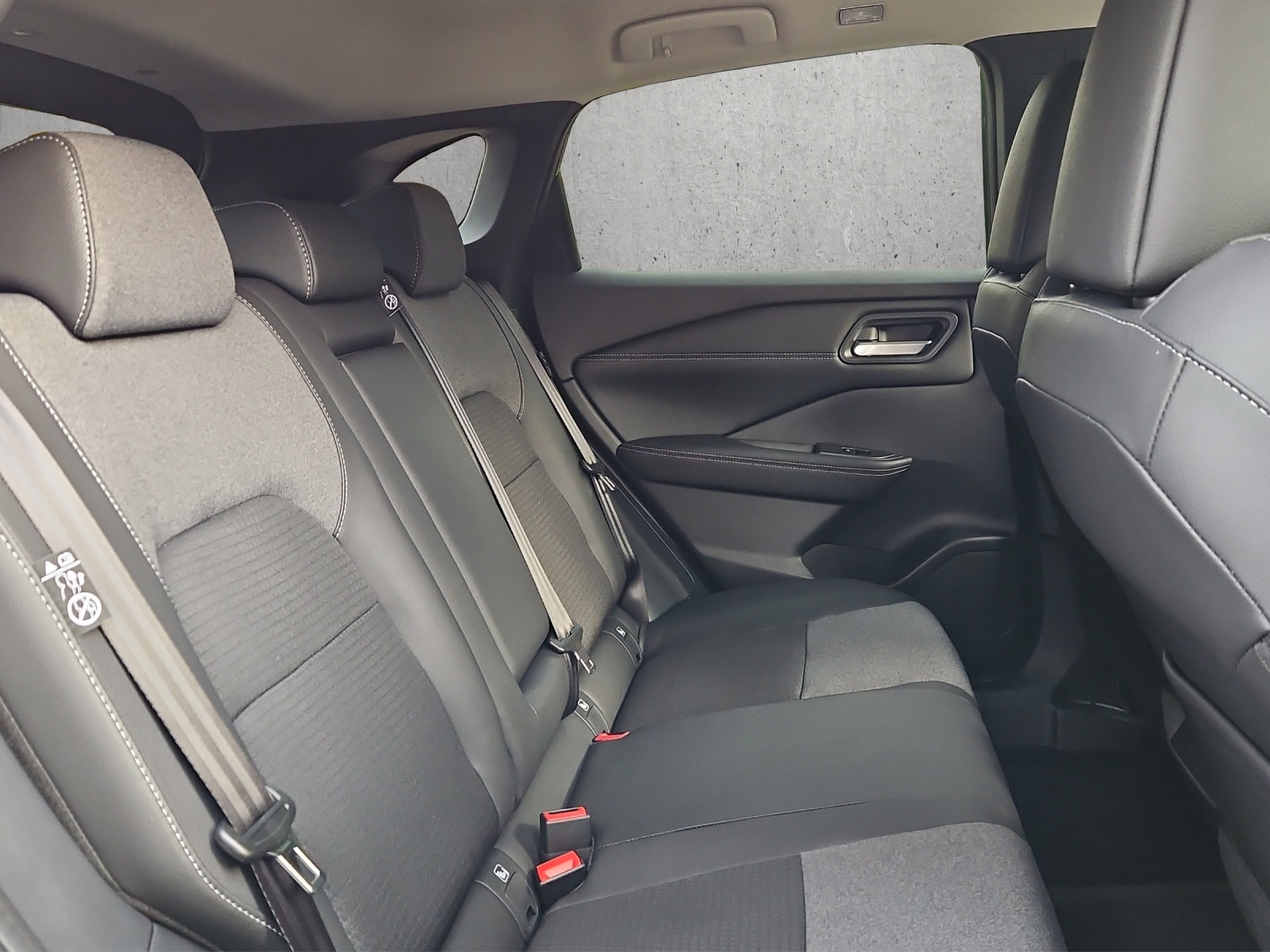 NISSAN Qashqai 1.3 DIG-T N-Connecta 4x4-image-12