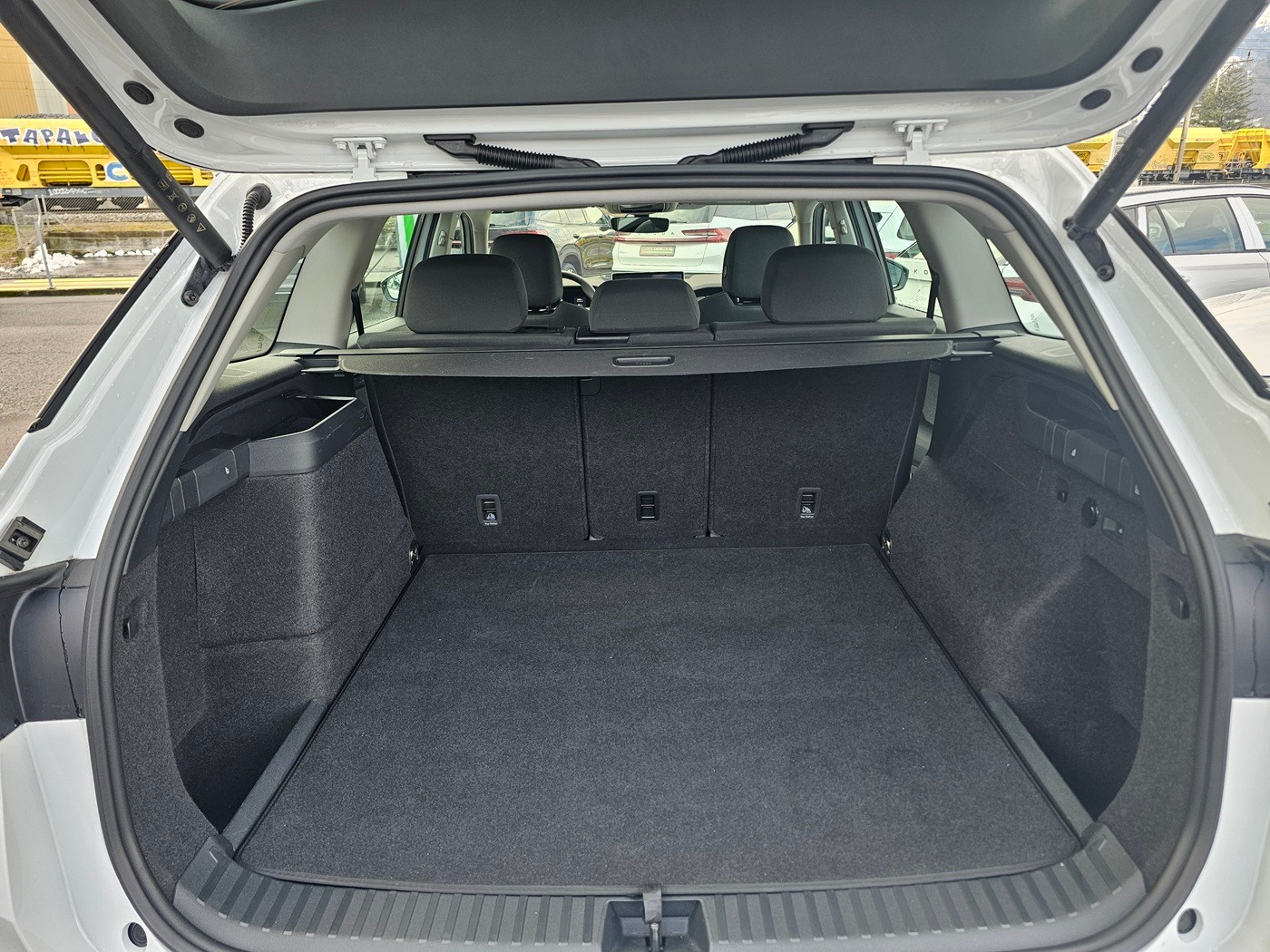SKODA Kodiaq 1.5 TSI PHEV Selection-image-5