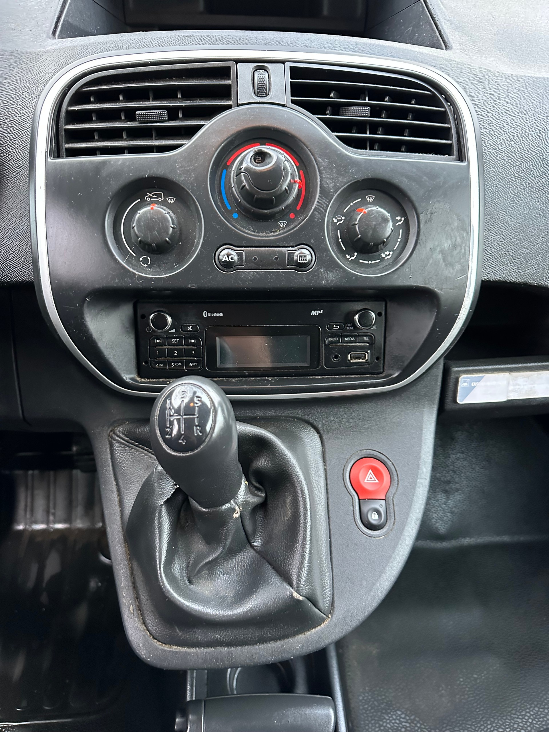 RENAULT Kangoo Medium dCi 75 Business-image-9