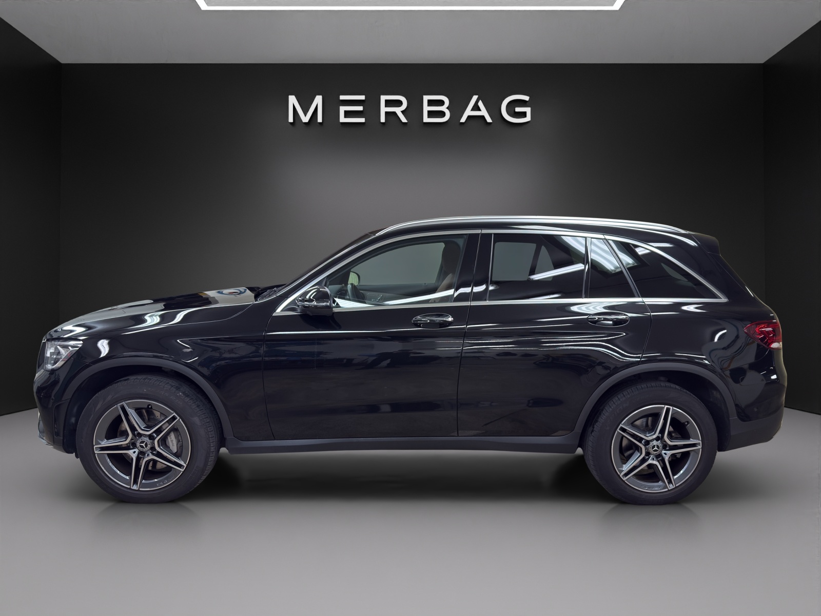 MERCEDES-BENZ GLC 300 e AMG Line 4Matic-image-1