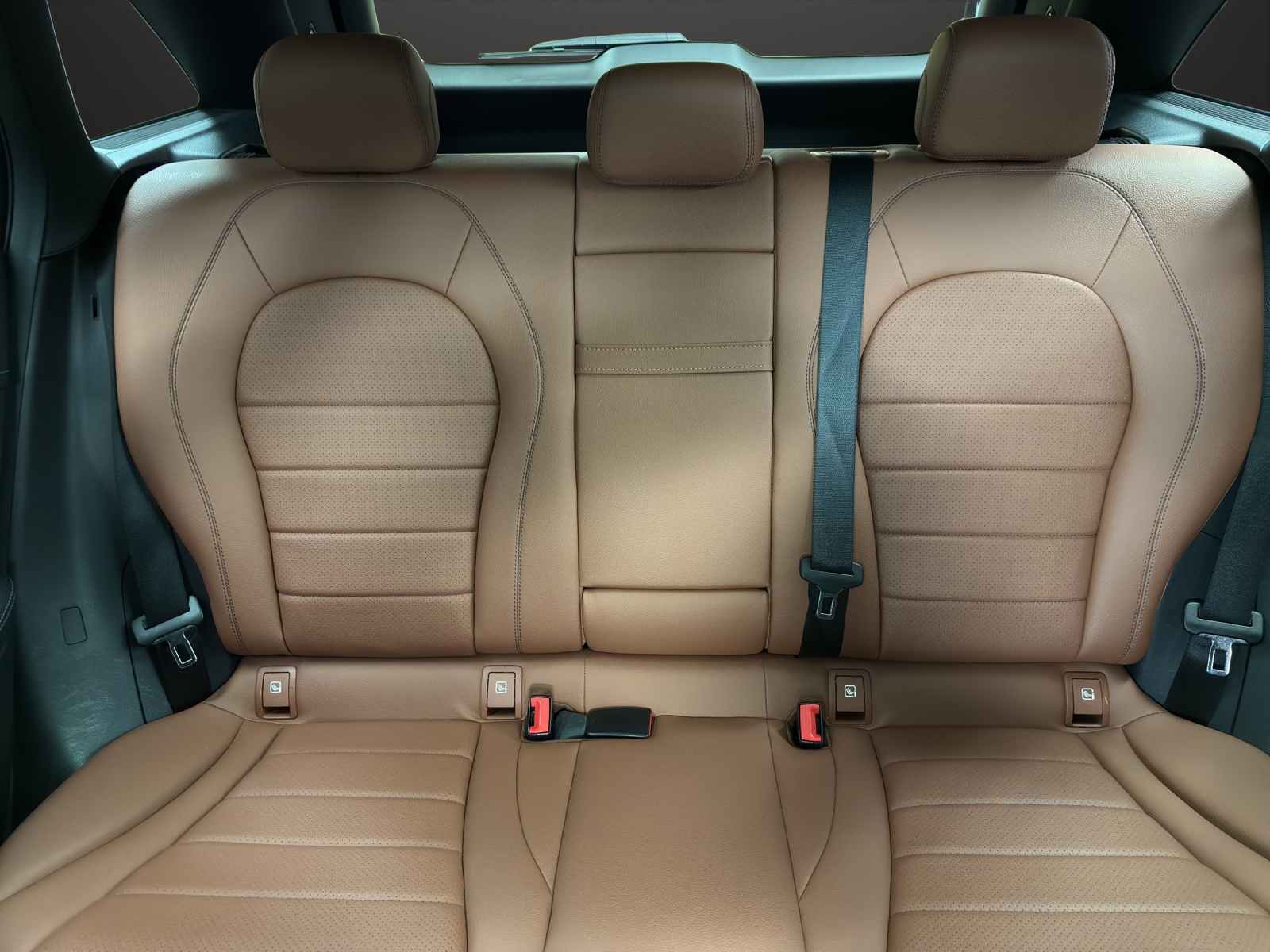 MERCEDES-BENZ GLC 300 e AMG Line 4Matic-image-14