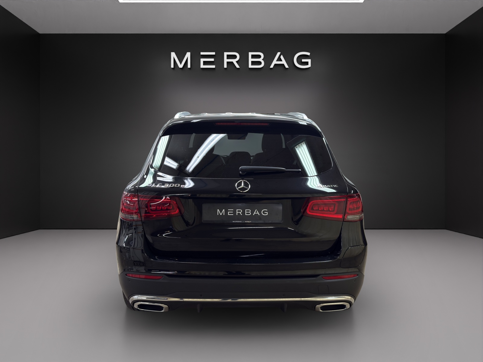 MERCEDES-BENZ GLC 300 e AMG Line 4Matic-image-3
