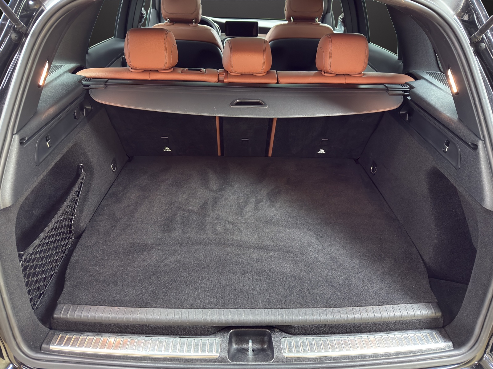 MERCEDES-BENZ GLC 300 e AMG Line 4Matic-image-8