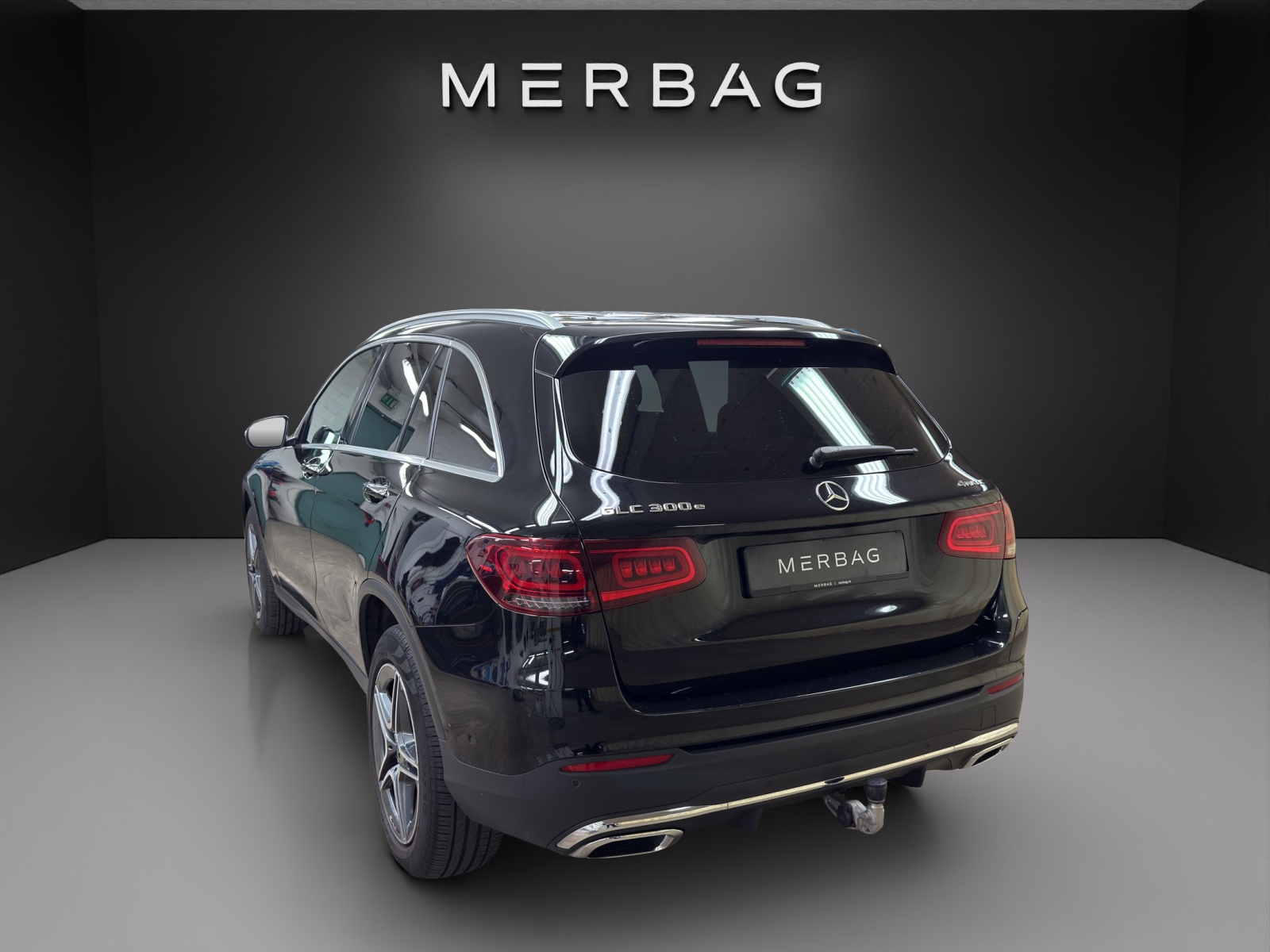 MERCEDES-BENZ GLC 300 e AMG Line 4Matic-image-2