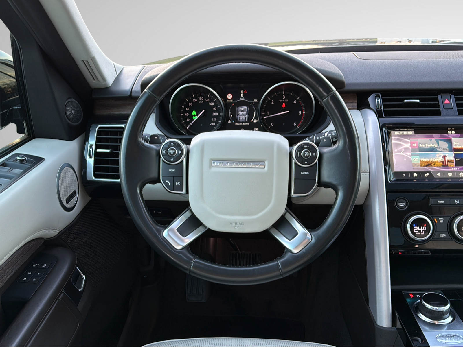 LAND ROVER Discovery 3.0 TD6 HSE Luxury Automatic-image-16