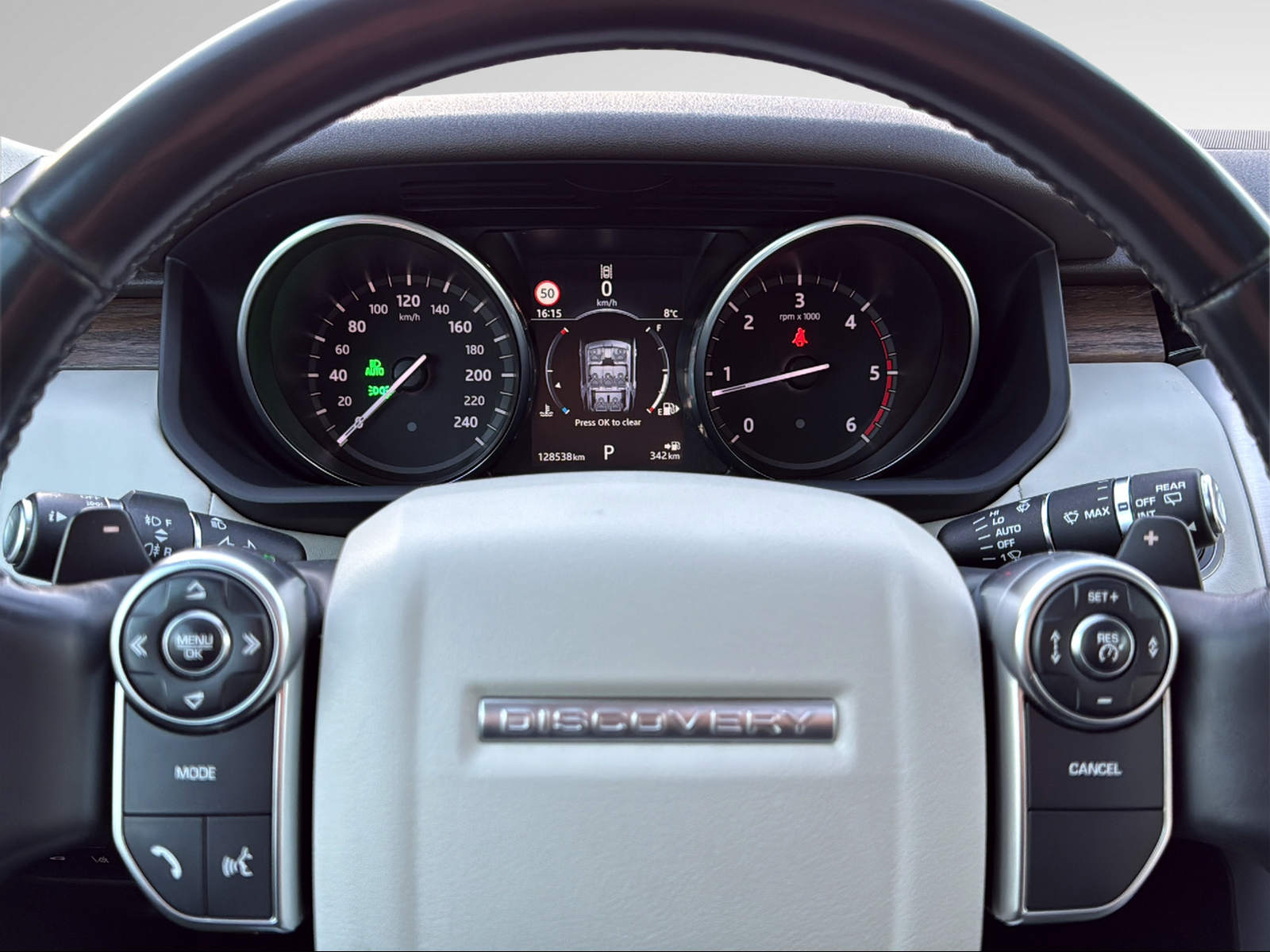 LAND ROVER Discovery 3.0 TD6 HSE Luxury Automatic-image-14