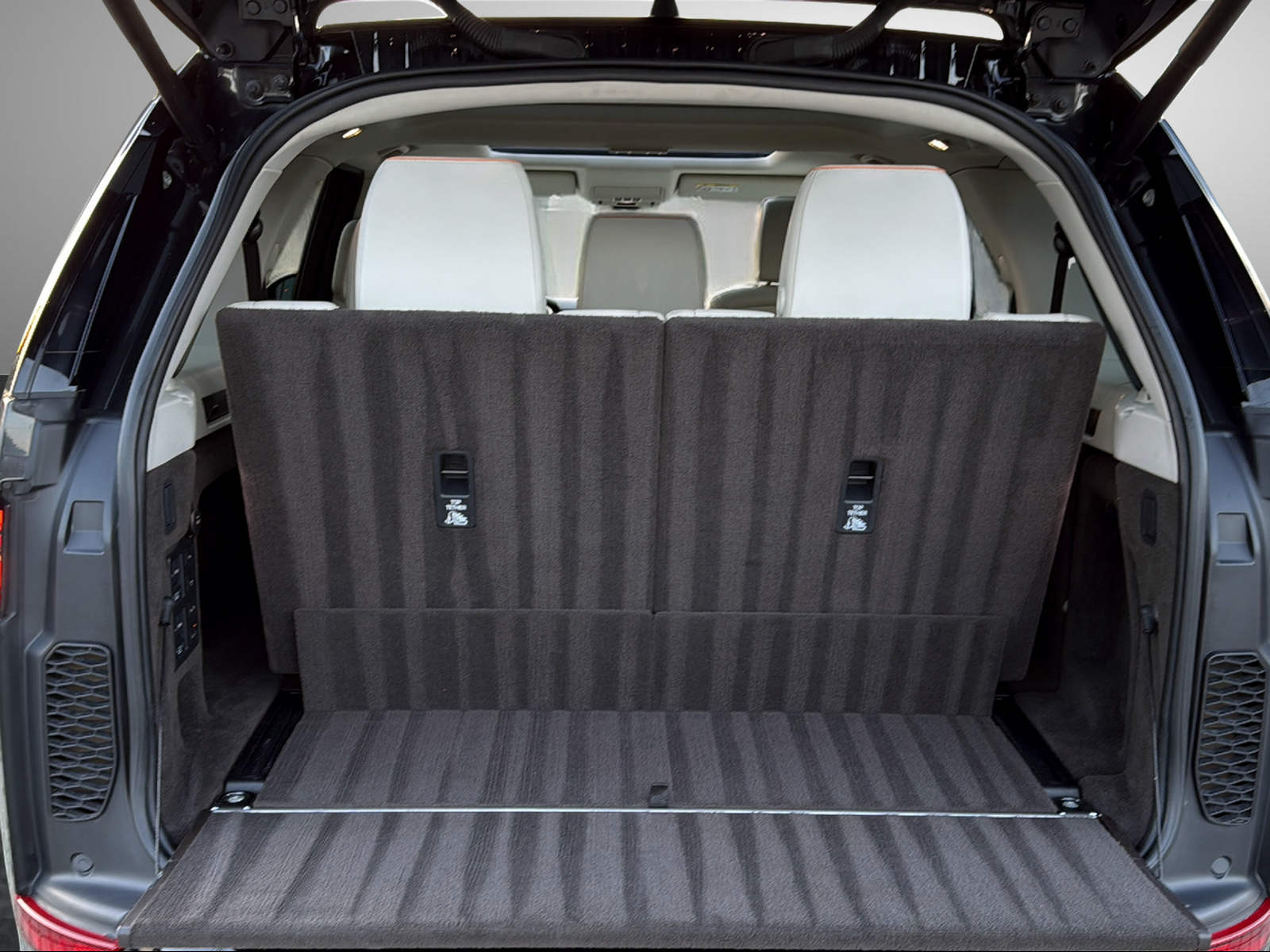 LAND ROVER Discovery 3.0 TD6 HSE Luxury Automatic-image-31