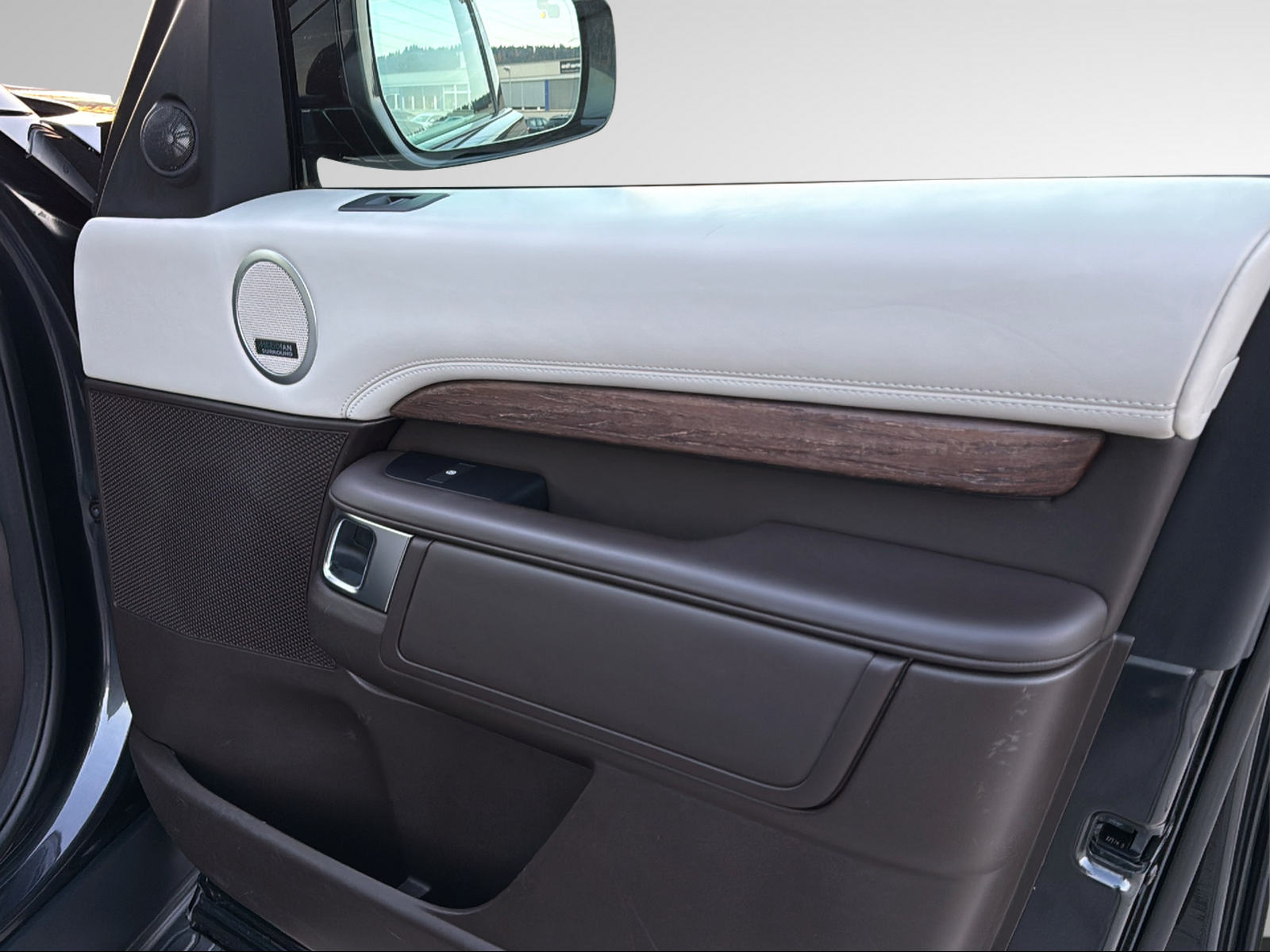 LAND ROVER Discovery 3.0 TD6 HSE Luxury Automatic-image-21
