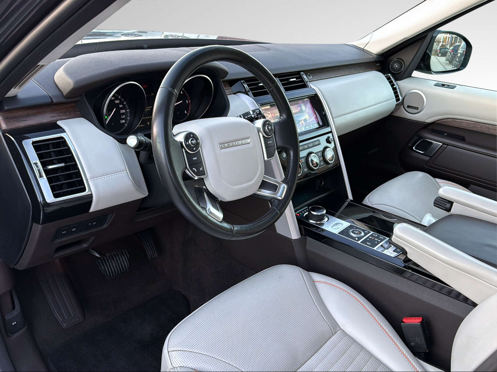 LAND ROVER Discovery 3.0 TD6 HSE Luxury Automatic-image-13