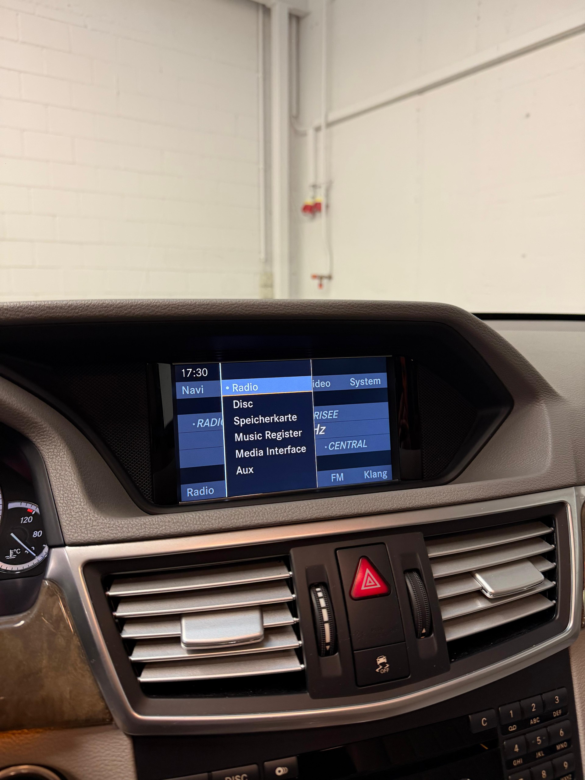 MERCEDES-BENZ E 350 CDI ( Limited Grey Black Brabus Bodykit ) BlueEfficiency 7G-Tronic-image-20