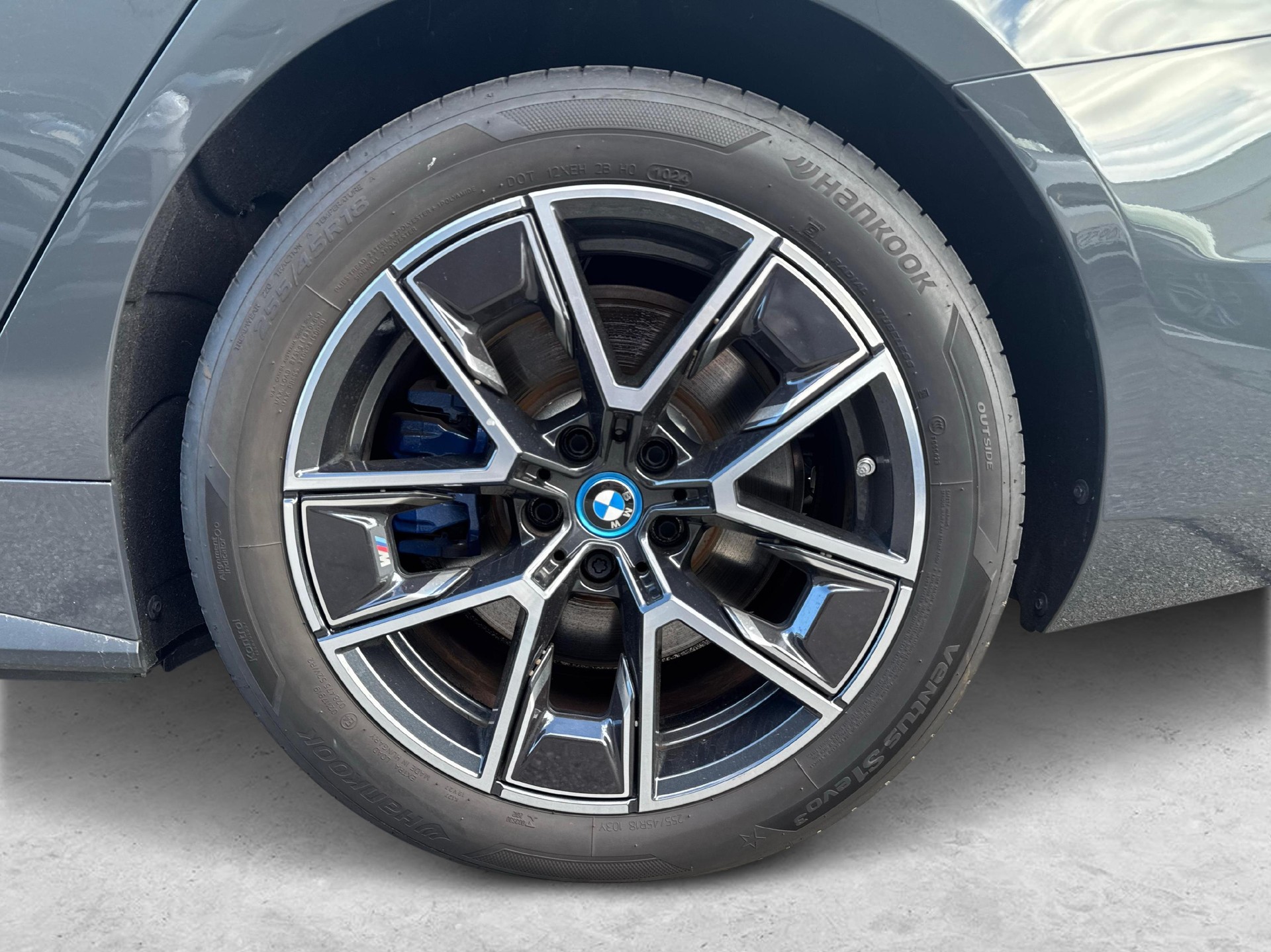 BMW i4 M50-image-11