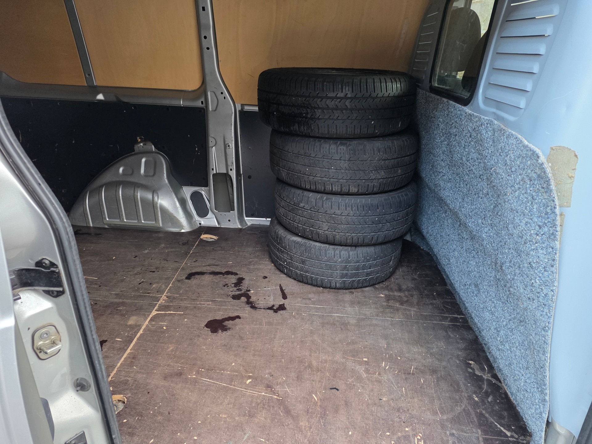 TOYOTA Proace 2.0D *** Hochdach *** AHK 2'000kg *** Klima *** Dachträger *** YouTube: https://youtu.be/4hmpOqQsVdw?si=-QhVw01EVR8SJZfs-image-10