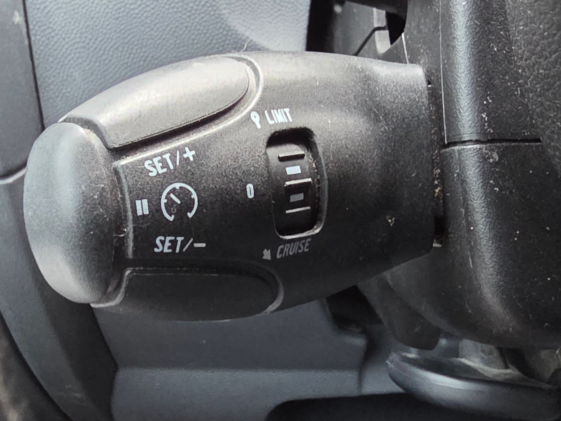 TOYOTA Proace 2.0D *** Hochdach *** AHK 2'000kg *** Klima *** Dachträger *** YouTube: https://youtu.be/4hmpOqQsVdw?si=-QhVw01EVR8SJZfs-image-13