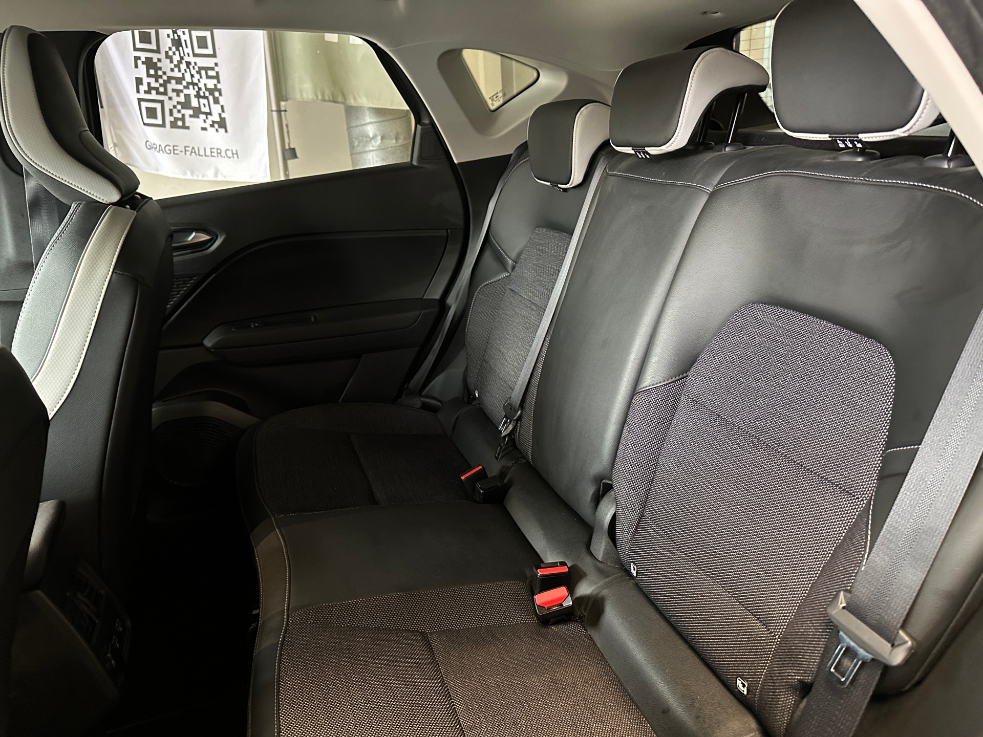 RENAULT Captur 1.6 E-Tech Plug-in Intens-image-9