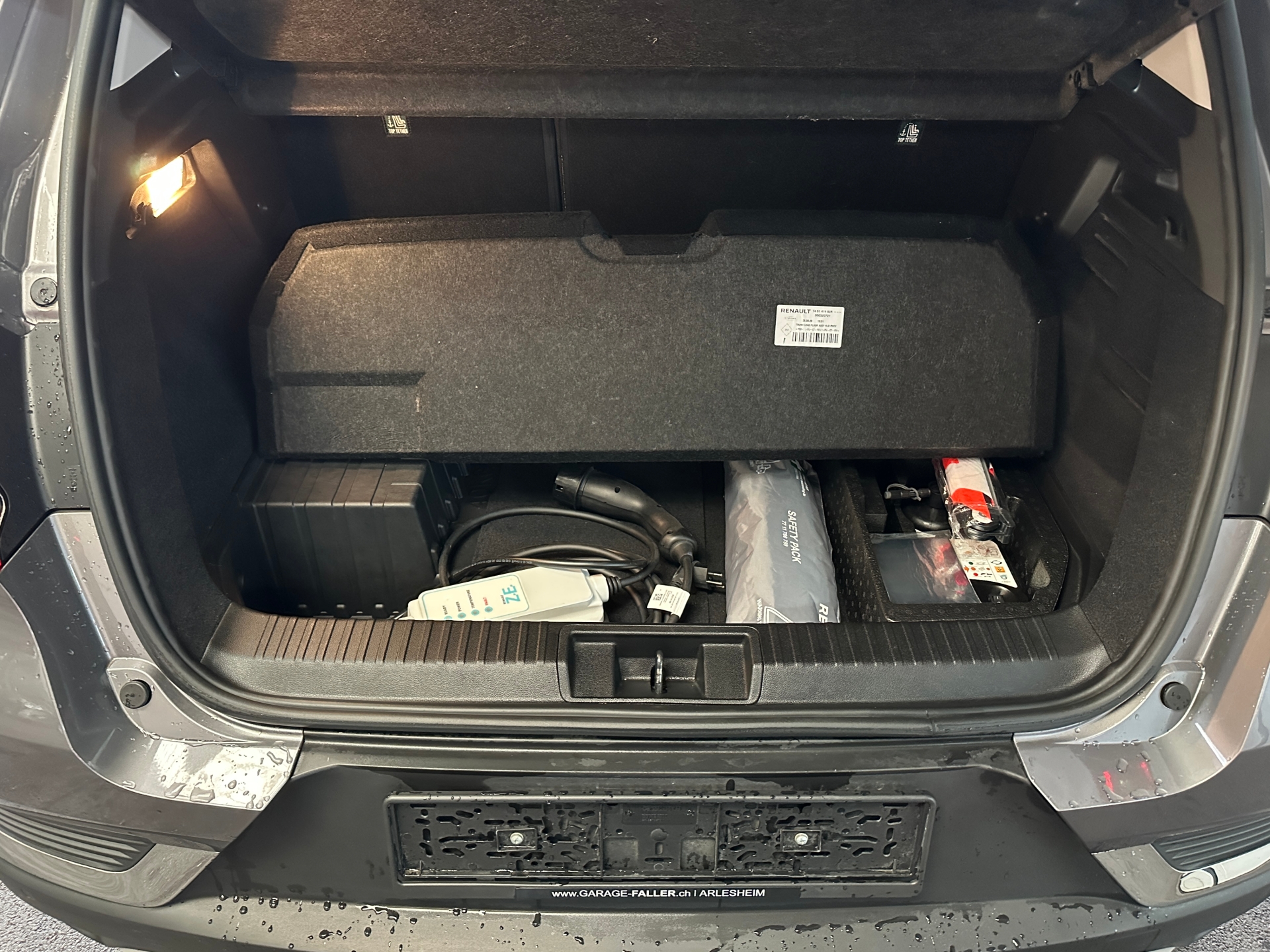 RENAULT Captur 1.6 E-Tech Plug-in Intens-image-10