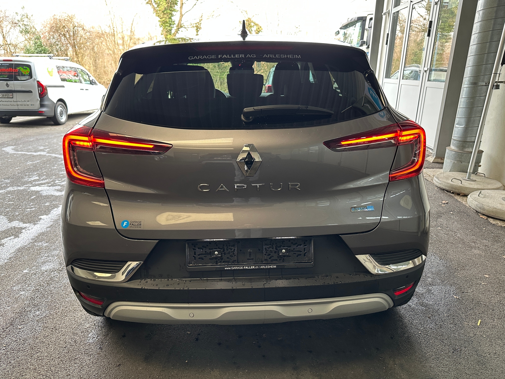 RENAULT Captur 1.6 E-Tech Plug-in Intens-image-3