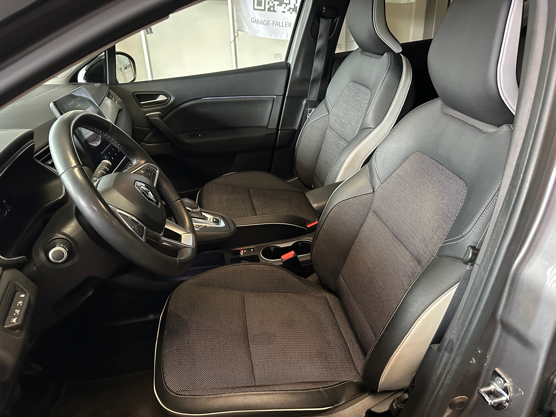 RENAULT Captur 1.6 E-Tech Plug-in Intens-image-8