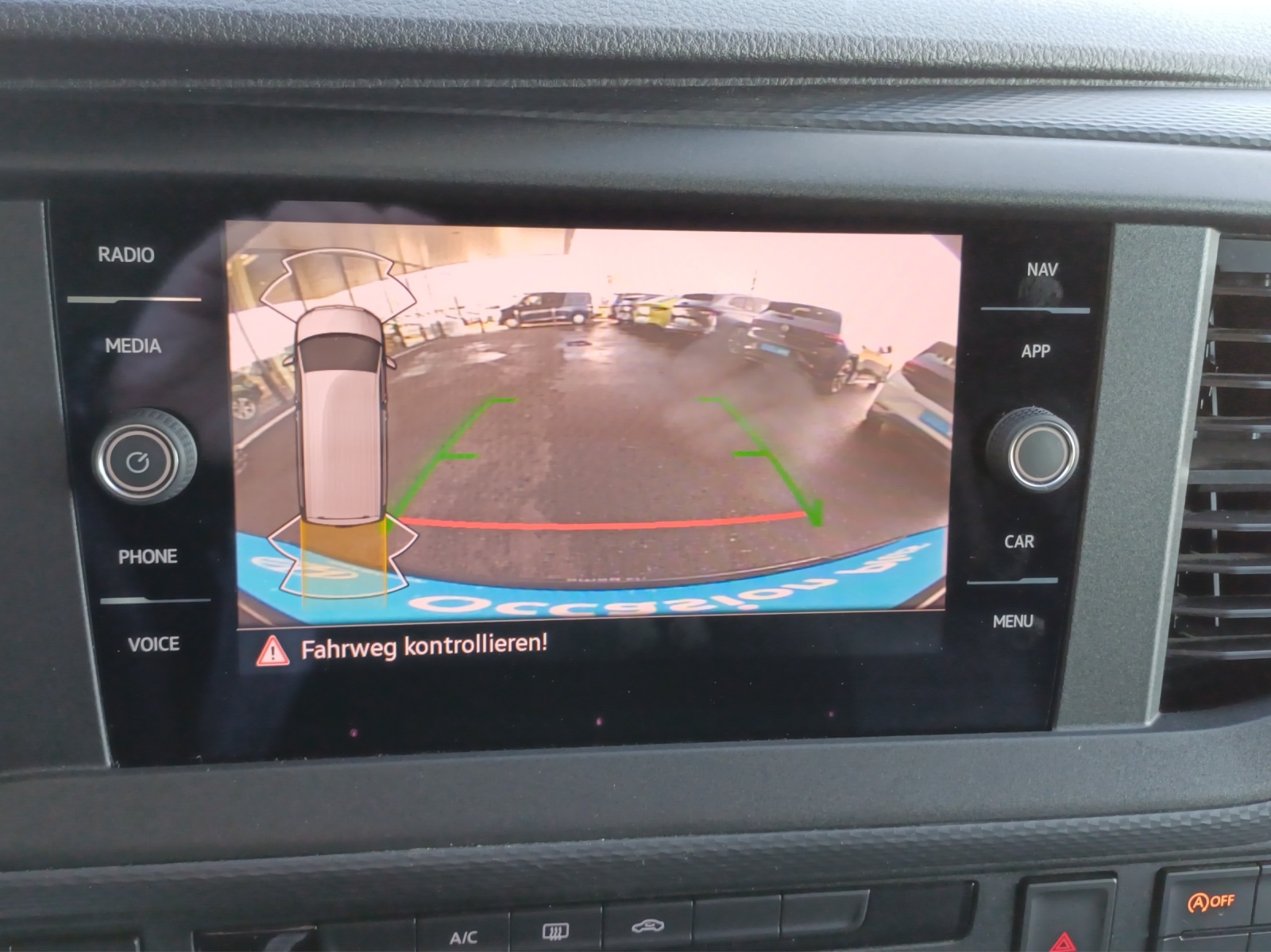 VW T6.1 2.0 TDI 4Motion DSG-image-16