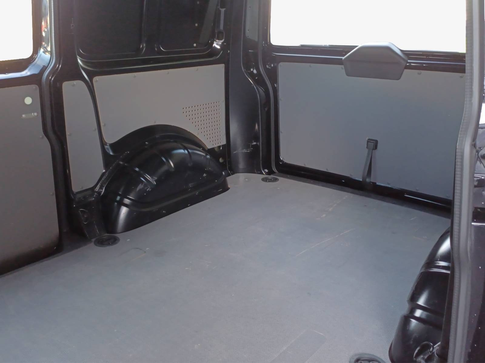 VW T6.1 2.0 TDI 4Motion DSG-image-12