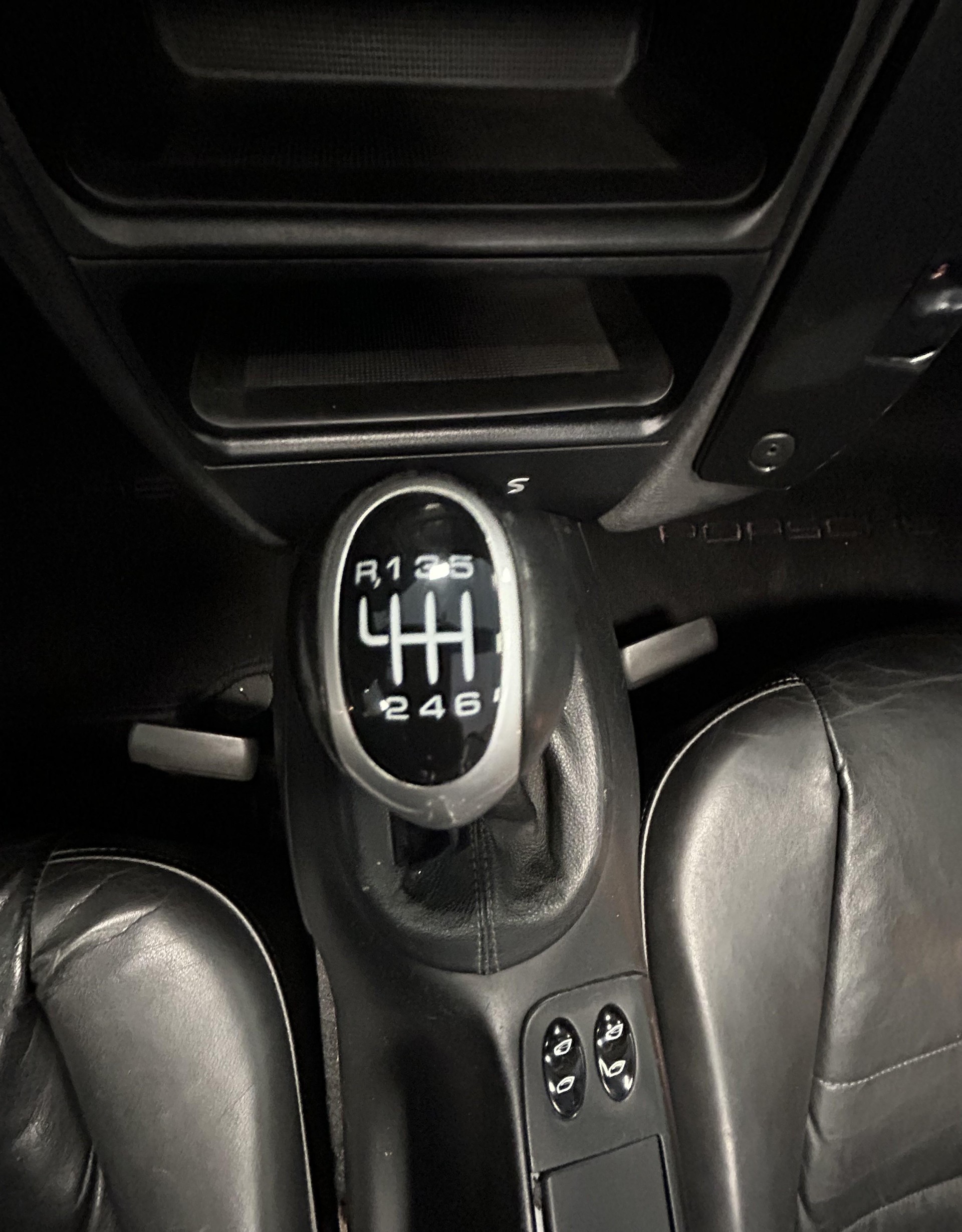 PORSCHE Boxster 3.2 S-image-17