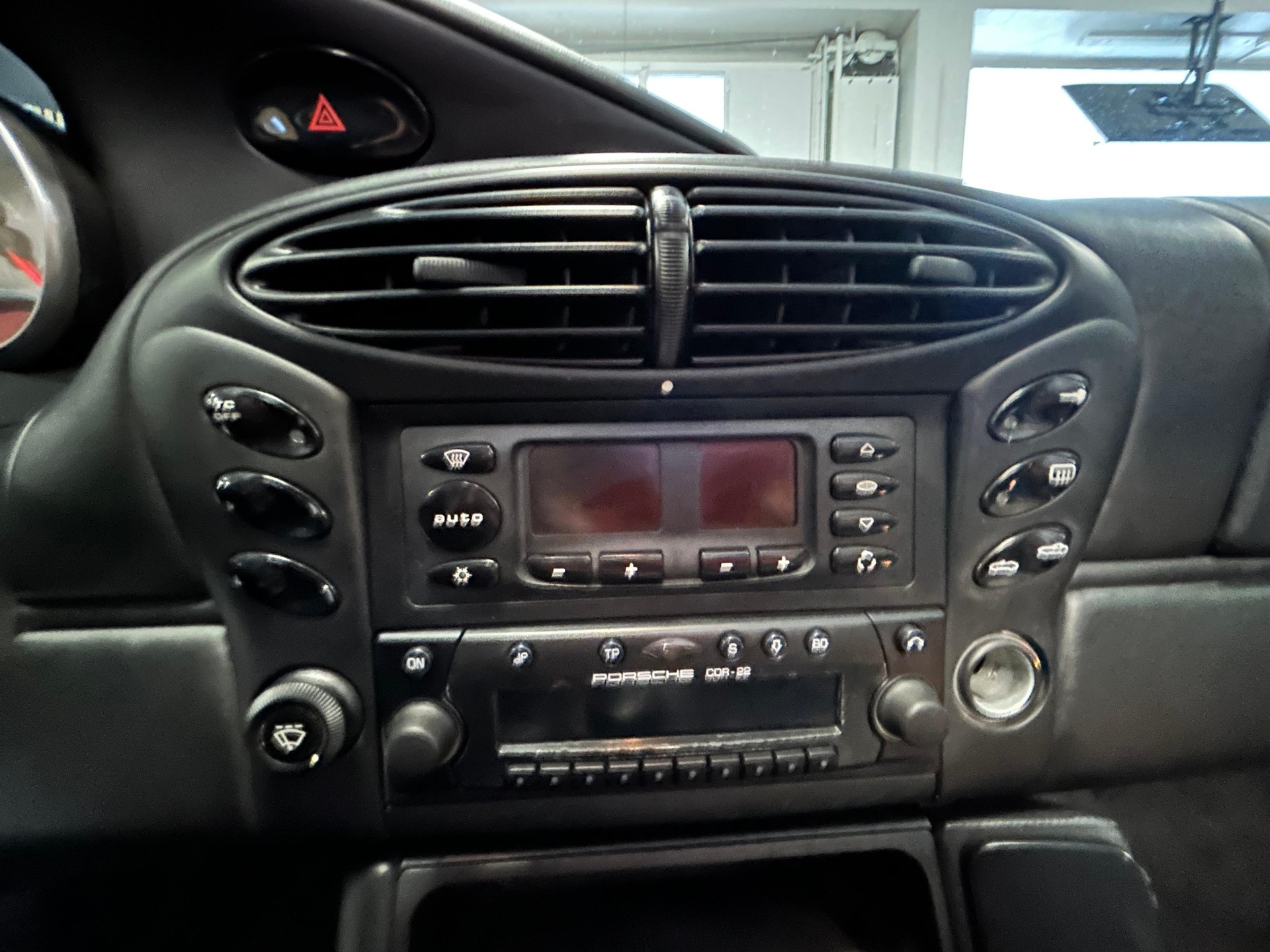 PORSCHE Boxster 3.2 S-image-16