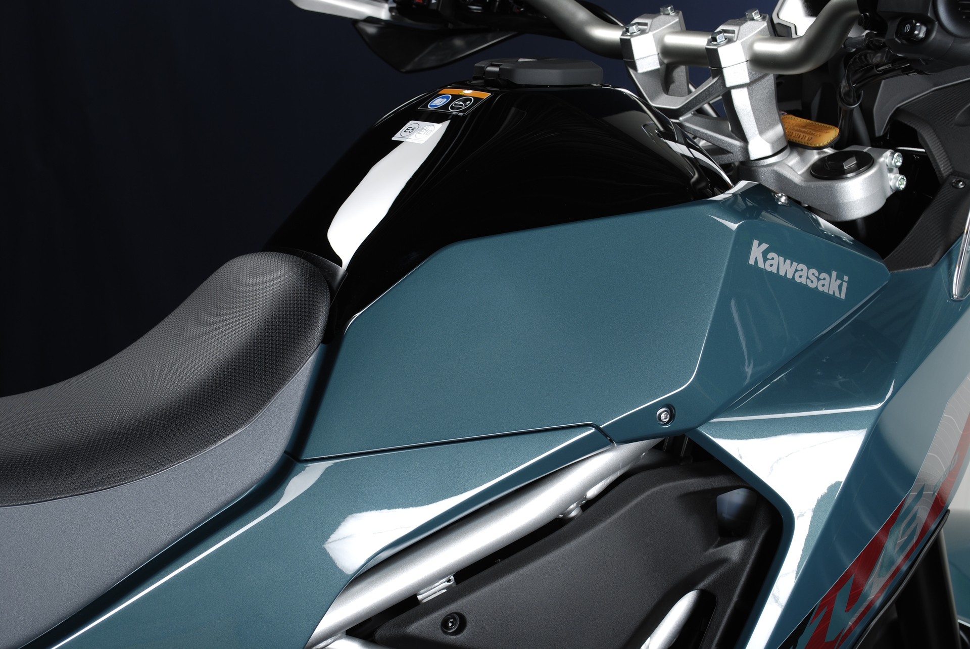 KAWASAKI KLE500 SE MY26-showroom-element-2