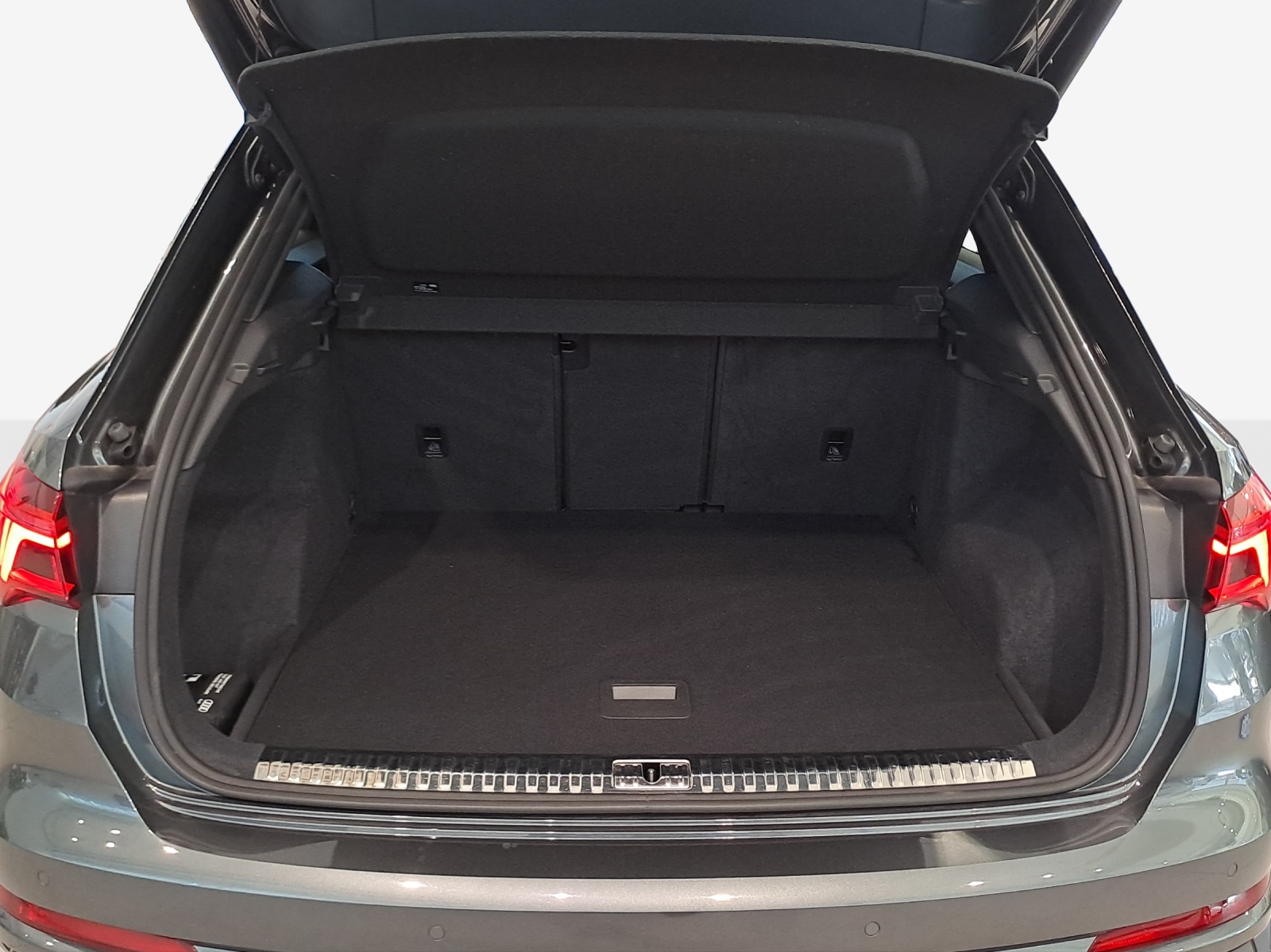 AUDI Q3 35 TFSI S line Attraction S-tronic-image-12