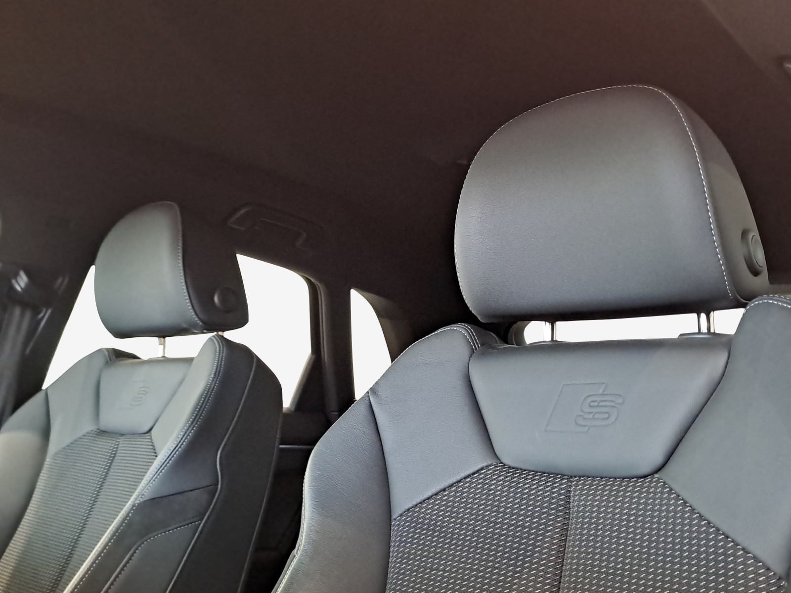 AUDI Q3 35 TFSI S line Attraction S-tronic-image-14