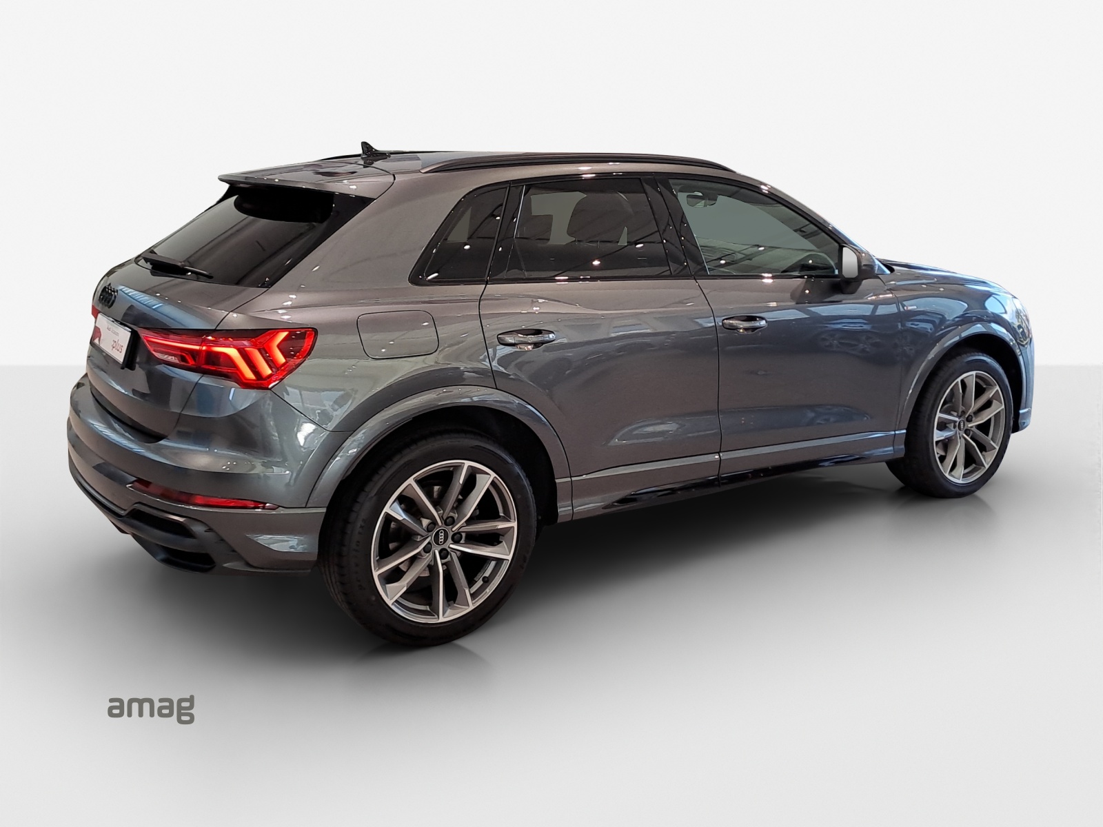 AUDI Q3 35 TFSI S line Attraction S-tronic-image-4