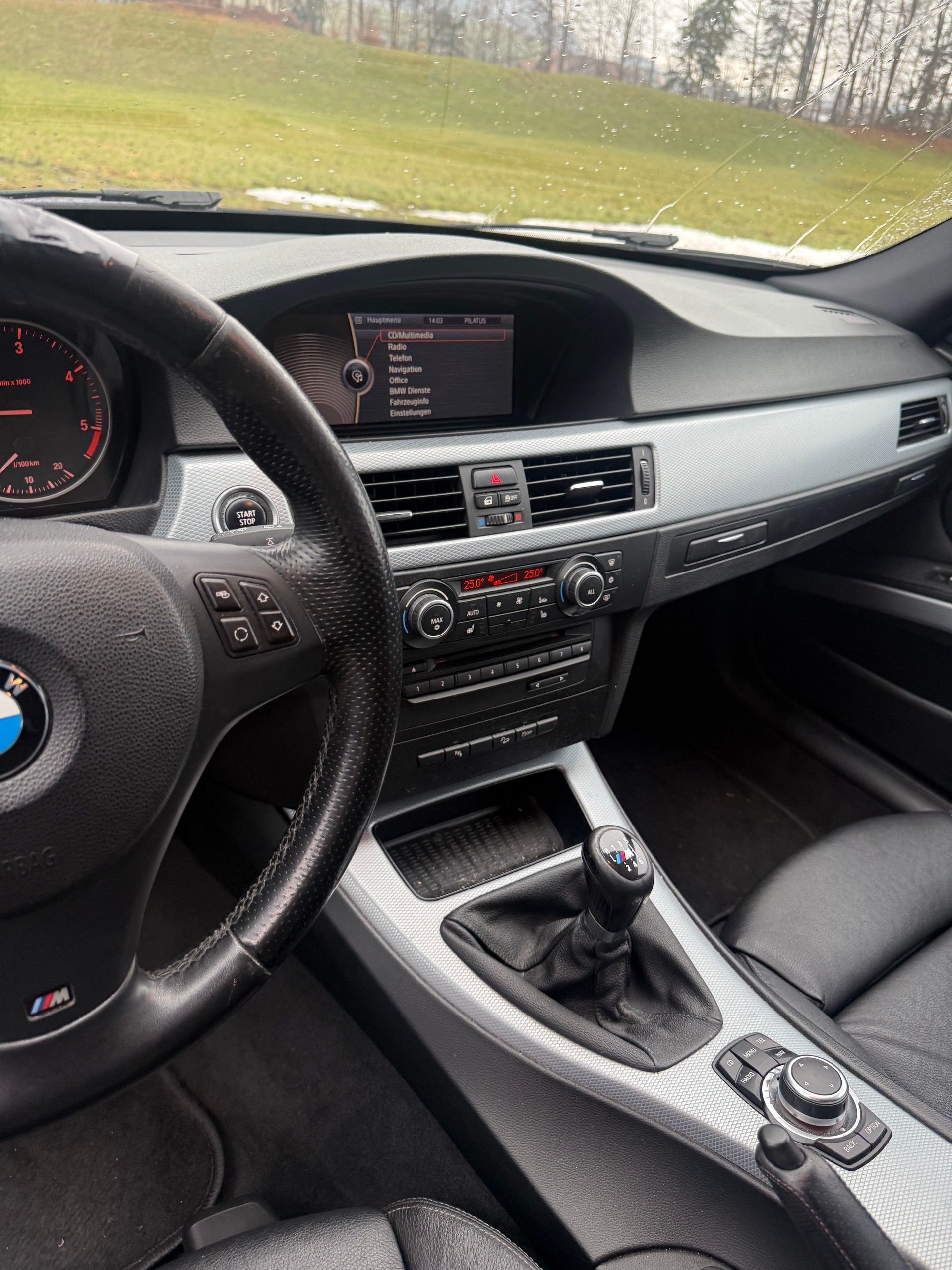 BMW 320d xDrive Touring-image-7