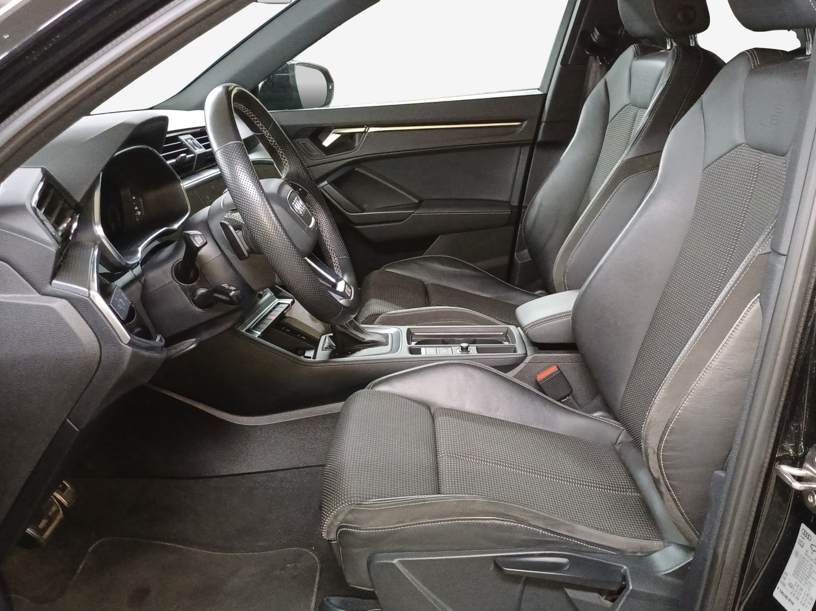 AUDI Q3 35 TFSI S line S-tronic-image-7