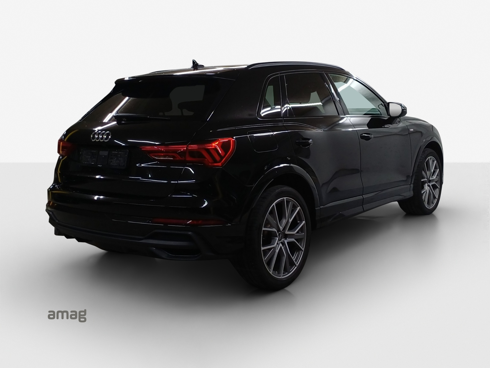 AUDI Q3 35 TFSI S line S-tronic-image-4