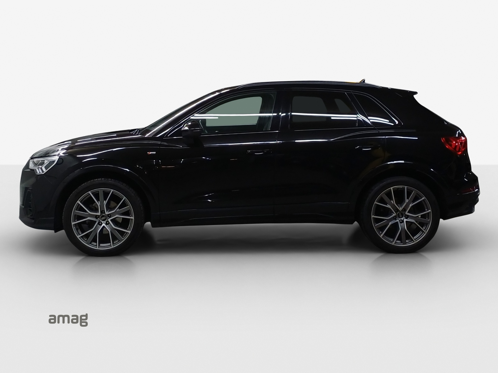 AUDI Q3 35 TFSI S line S-tronic-image-1