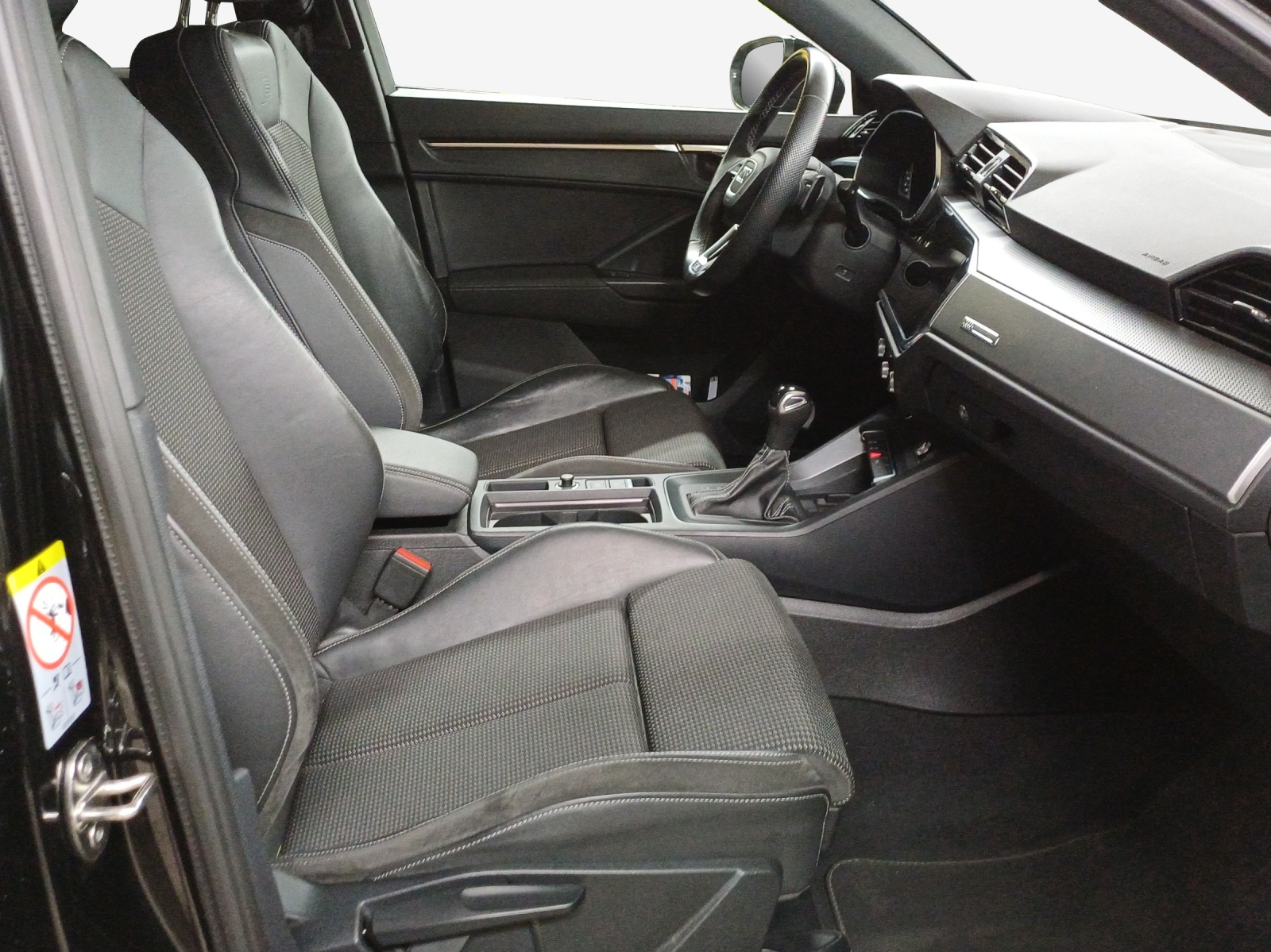 AUDI Q3 35 TFSI S line S-tronic-image-13