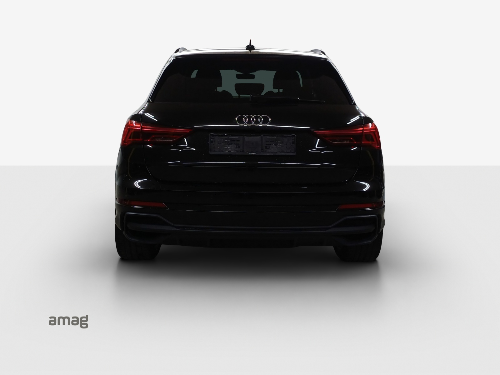 AUDI Q3 35 TFSI S line S-tronic-image-3