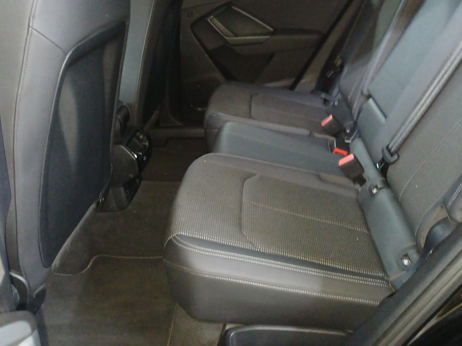 AUDI Q3 35 TFSI S line S-tronic-image-11
