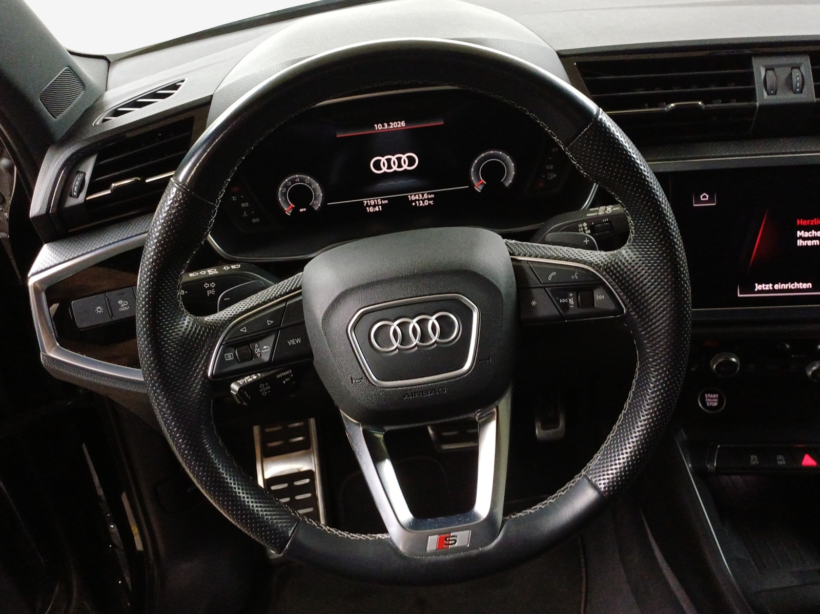 AUDI Q3 35 TFSI S line S-tronic-image-9