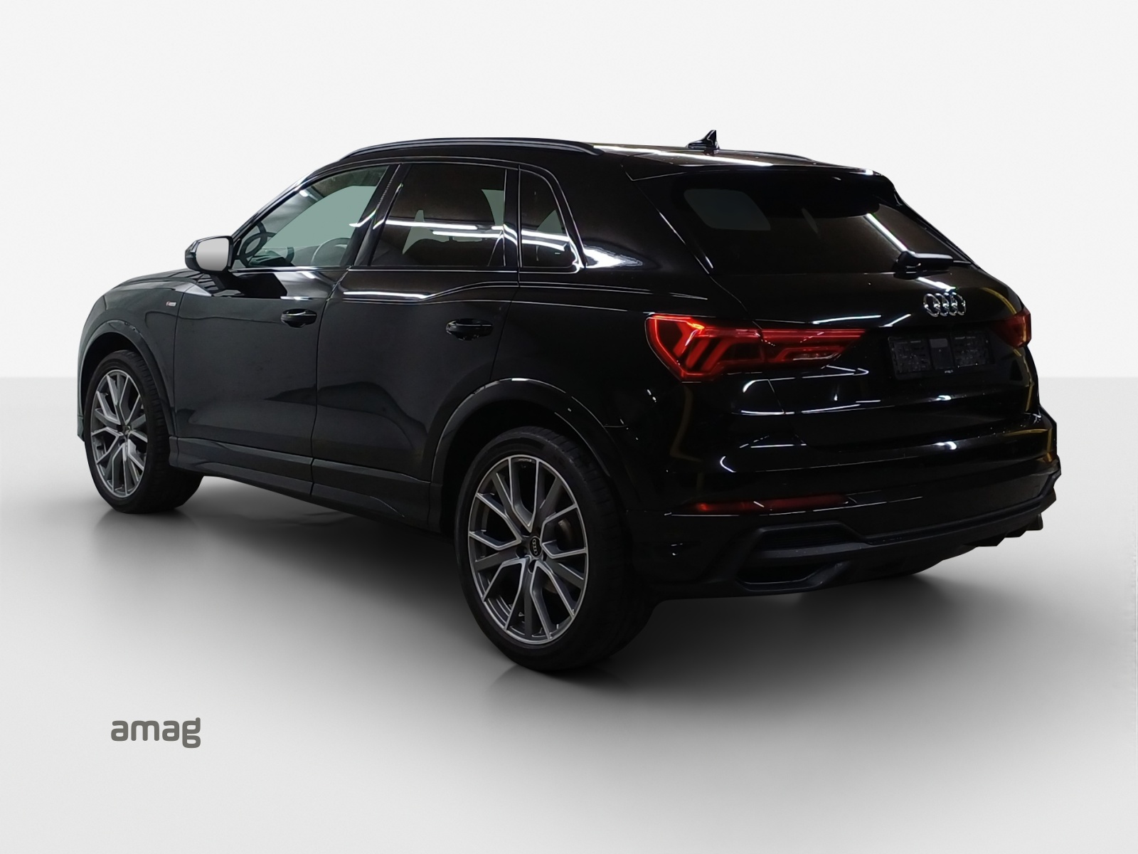 AUDI Q3 35 TFSI S line S-tronic-image-2