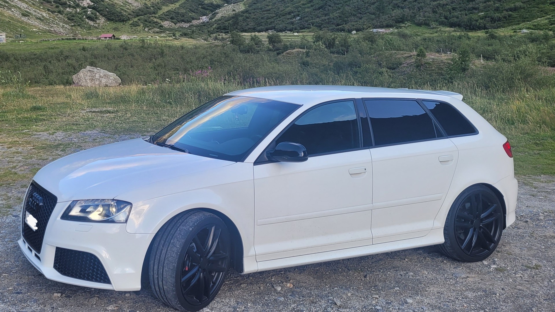 AUDI RS3 Sportback 2.5 TFSI quattro S-tronic-image-1