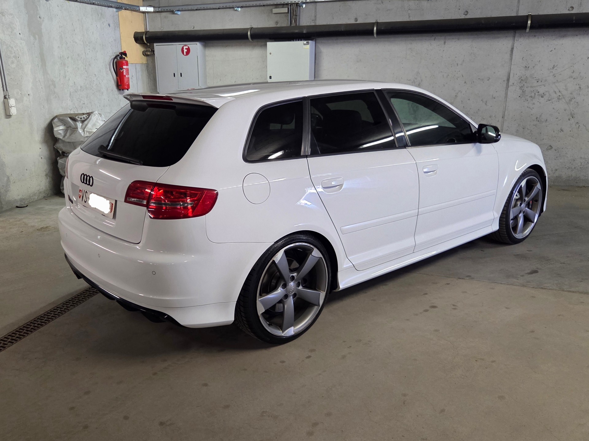 AUDI RS3 Sportback 2.5 TFSI quattro S-tronic-image-2