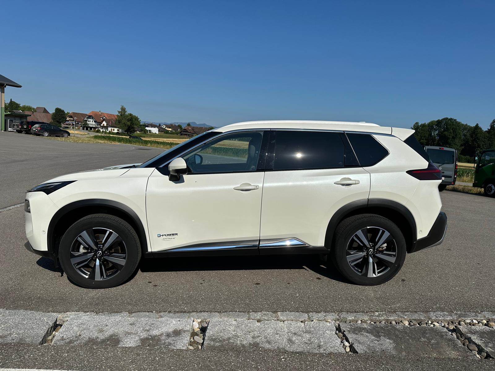 NISSAN X-Trail 1.5 VC-T Tekna e-4orce-image-4
