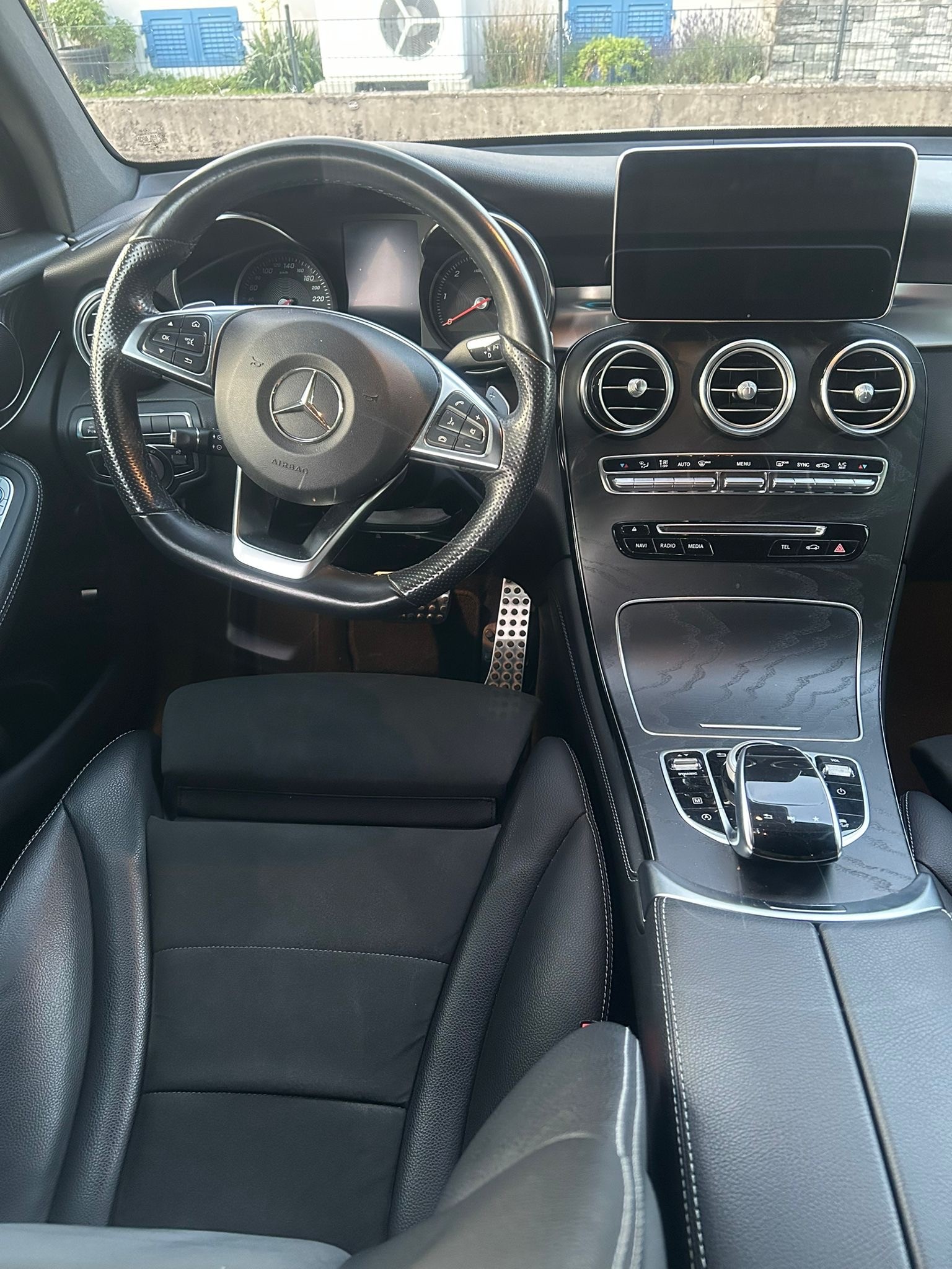 MERCEDES-BENZ GLC 250 d AMG Line 4Matic 9G-Tronic-image-9