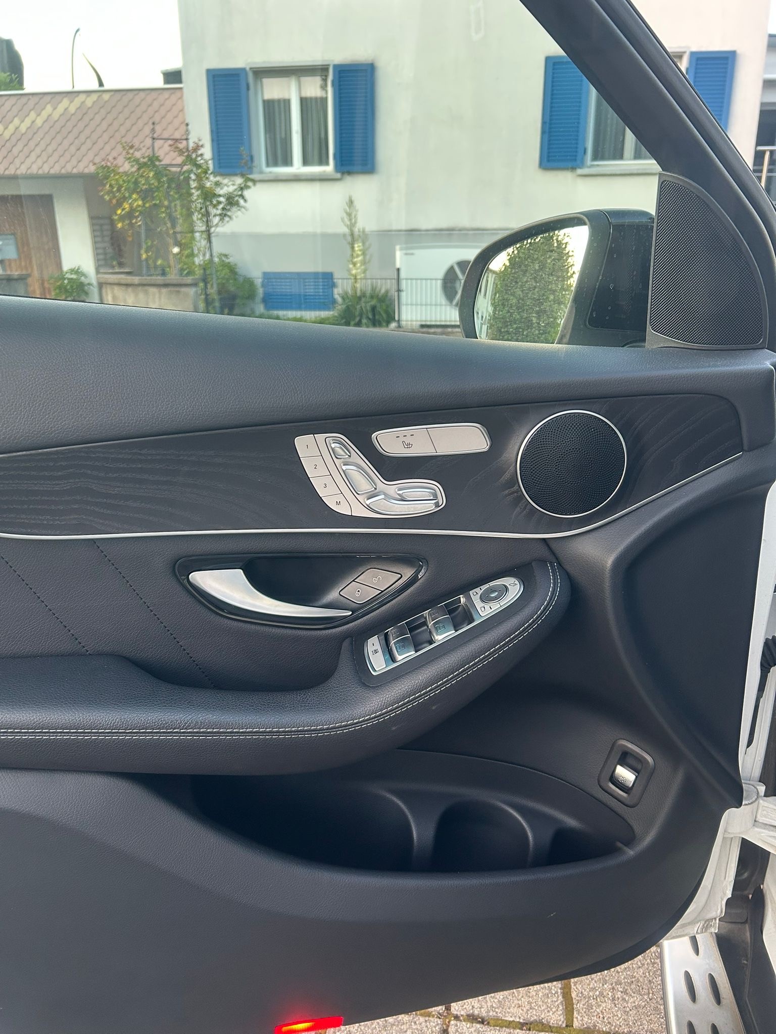 MERCEDES-BENZ GLC 250 d AMG Line 4Matic 9G-Tronic-image-5