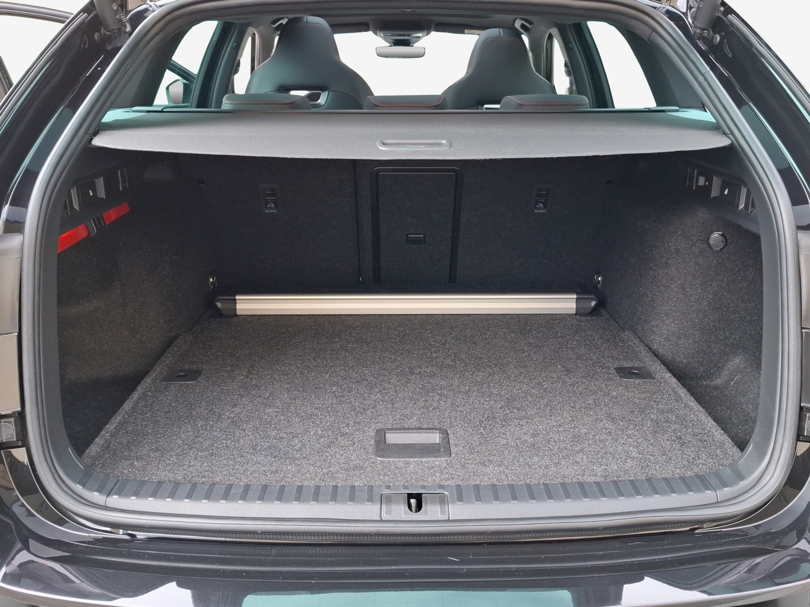 SKODA Octavia Combi 2.0 TSI DSG RS-image-12