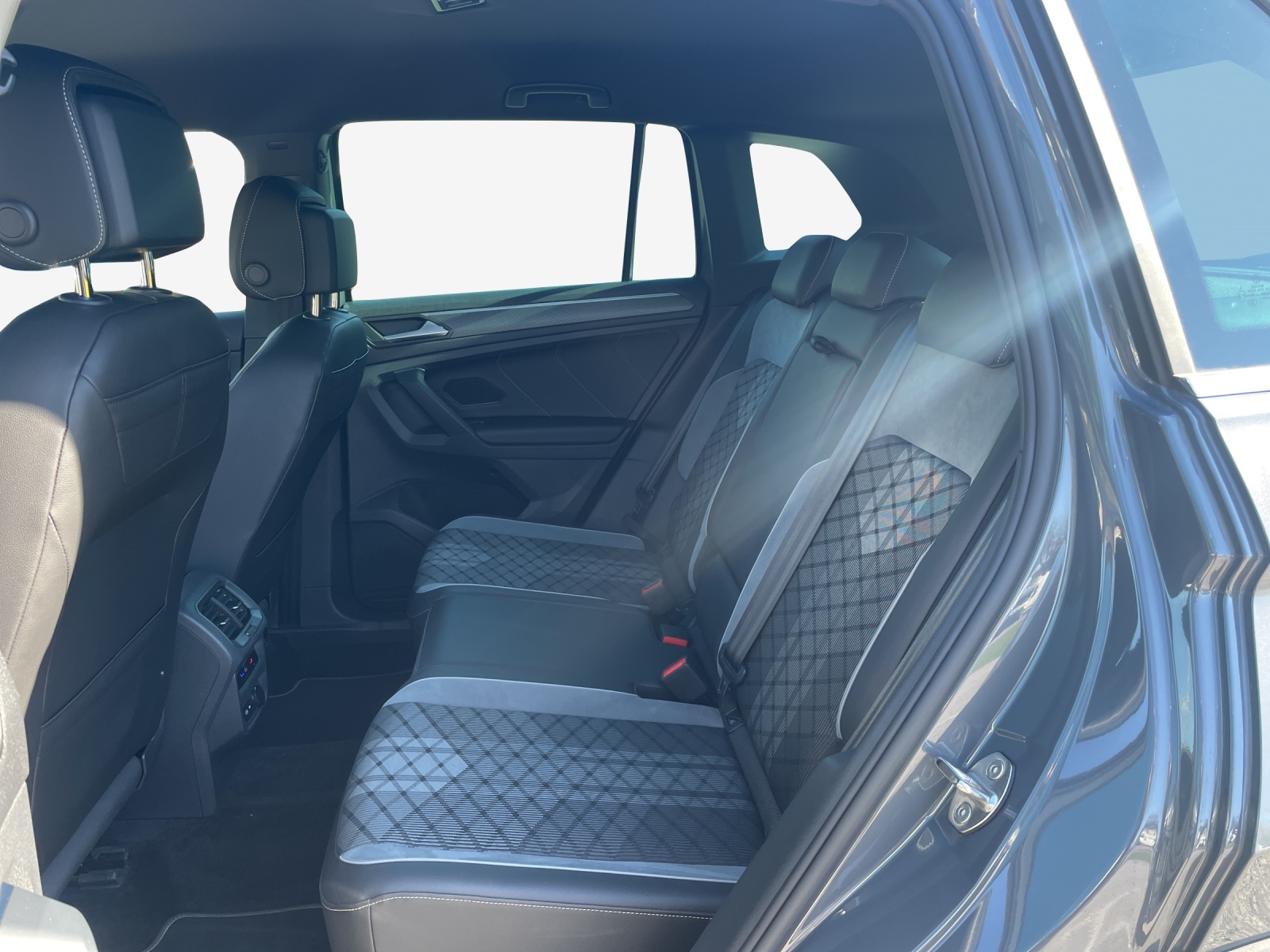 VW Tiguan 1.4TSI PHEV Selection DSG-image-12