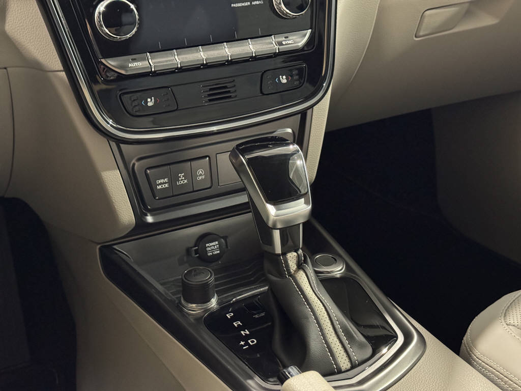 KGM-SsangYong Tivoli 1.5 T-Gdi Sapphire 4WD AT-image-11
