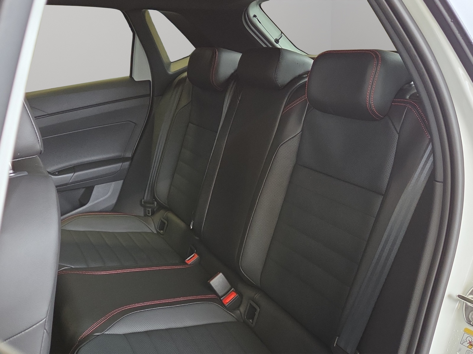 VW Polo 2.0 TSI GTI DSG-image-8