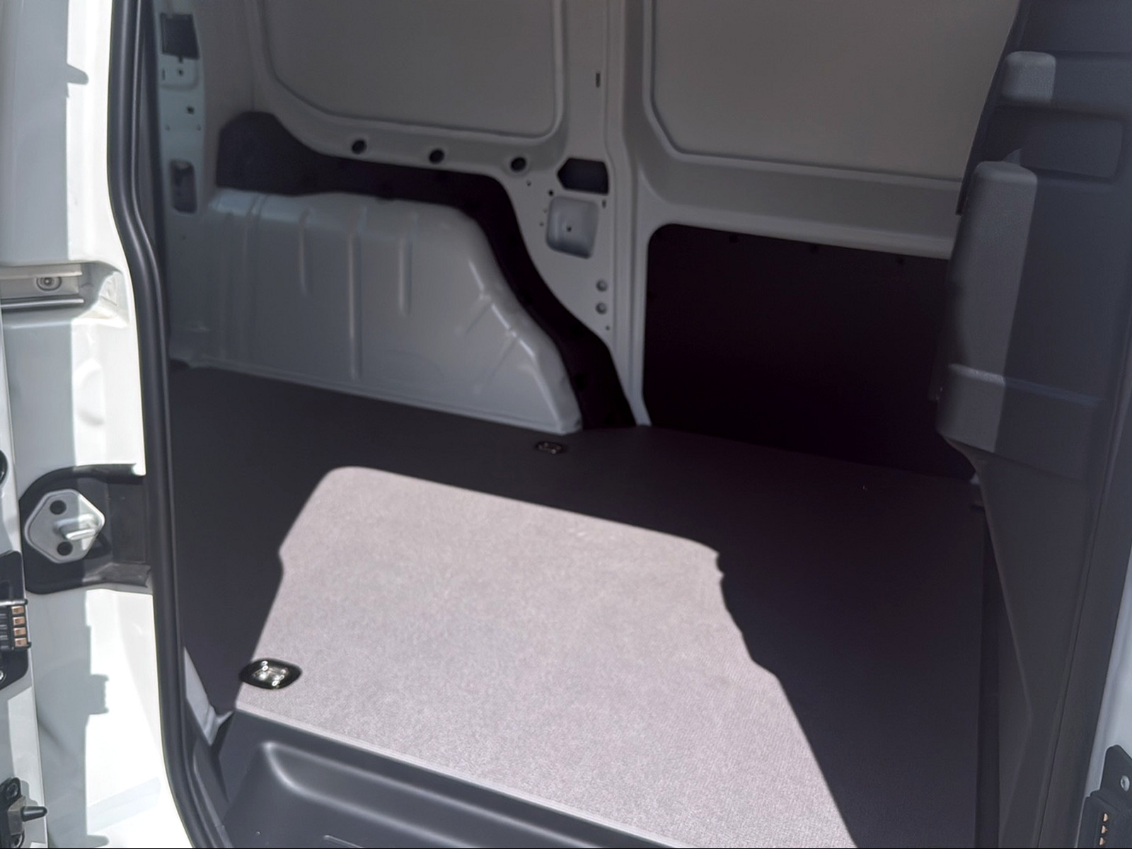 VW Caddy Cargo 2.0TDI Maxi 4Motion-image-11